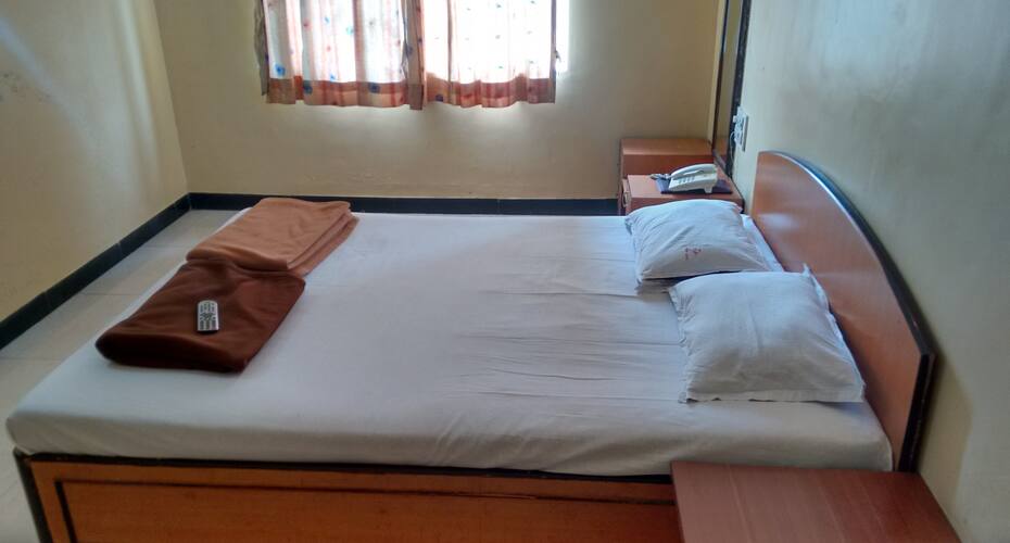 Hotel Radha & Triveni Lodge, Pune 2